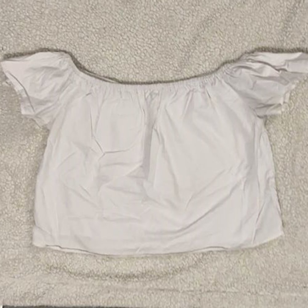 White off the shoulder t-shirt Sz L